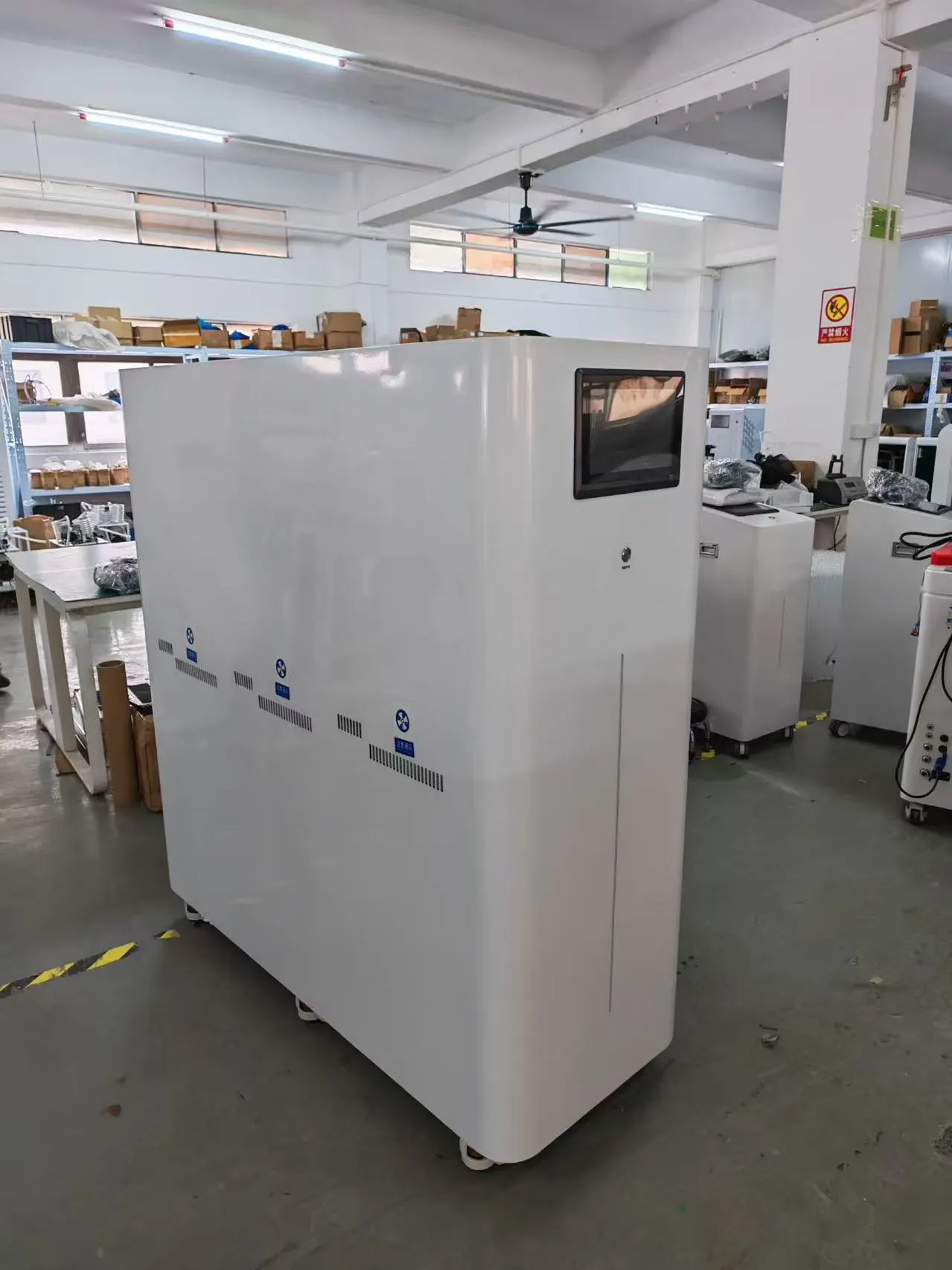 Konsentrator oksigen 20 L/menit di area produksi Oxycron